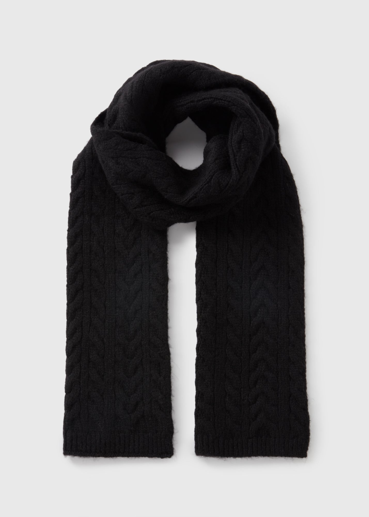Cable knit scarf